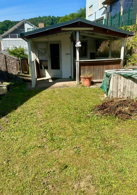 Garten mit Gartenhaus