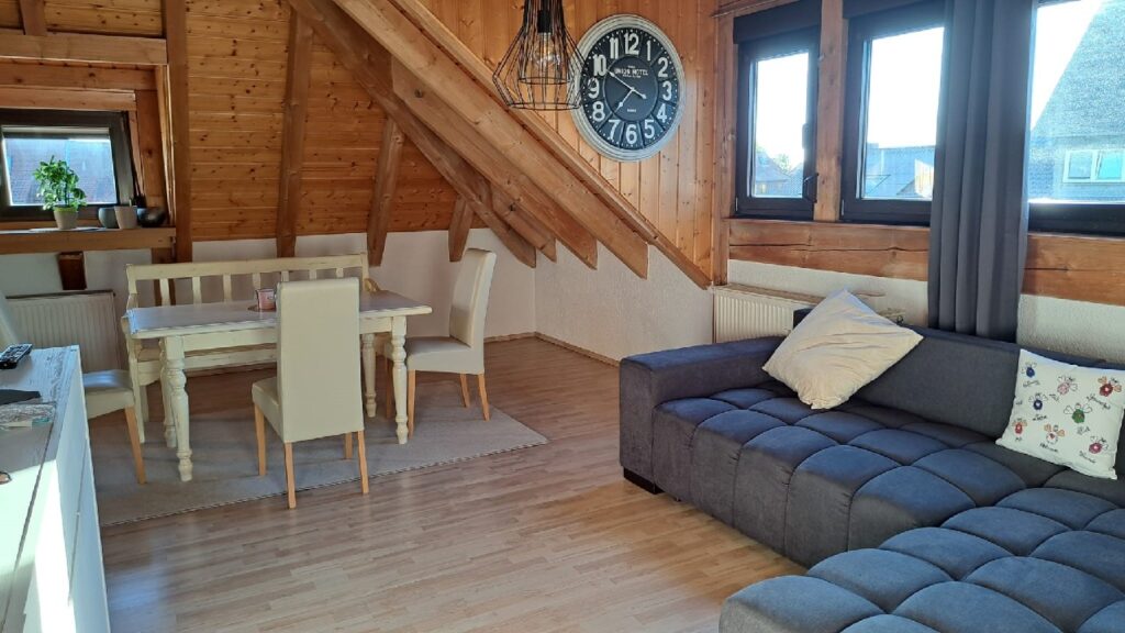 Offener Wohn- und Essbereich